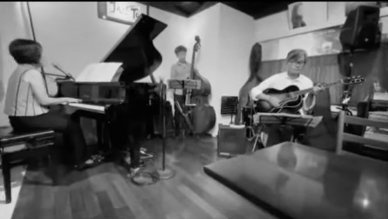 吉田美雅 Mika Yoshida